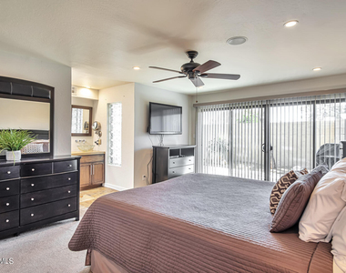 7318 E Palo Verde Drive - Photo Thumbnail 12