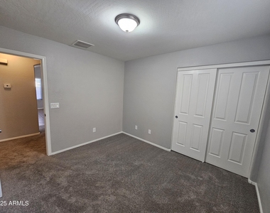 45360 W Woody Road - Photo Thumbnail 20