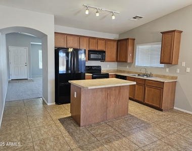 45360 W Woody Road - Photo Thumbnail 5