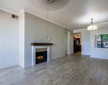 750 E Northern Avenue - Photo Thumbnail 3