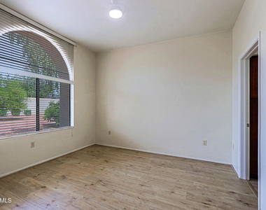 750 E Northern Avenue - Photo Thumbnail 5