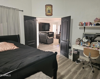 10937 E Catalina Avenue - Photo Thumbnail 22