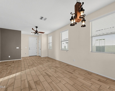1623 W Pima Court - Photo Thumbnail 9