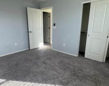 5851 S 23rd Way - Photo Thumbnail 9