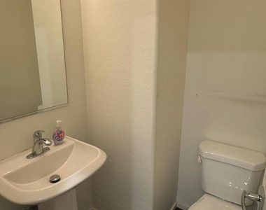 5851 S 23rd Way - Photo Thumbnail 4