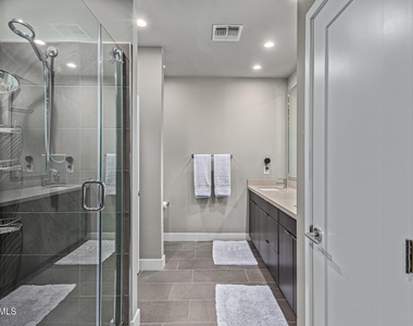 2825 N 42nd Street - Photo Thumbnail 18