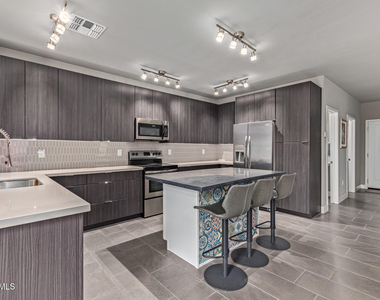 2825 N 42nd Street - Photo Thumbnail 1