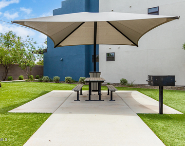 2825 N 42nd Street - Photo Thumbnail 33