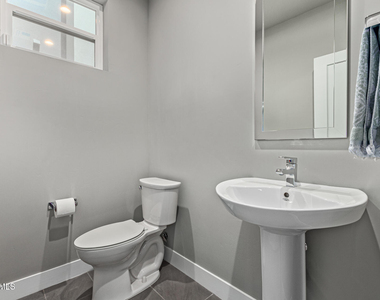 2825 N 42nd Street - Photo Thumbnail 13
