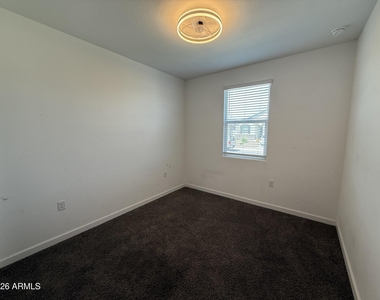 2425 W Seaver Avenue - Photo Thumbnail 2