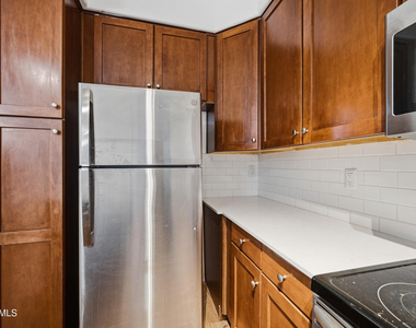 4608 W Maryland Avenue - Photo Thumbnail 8