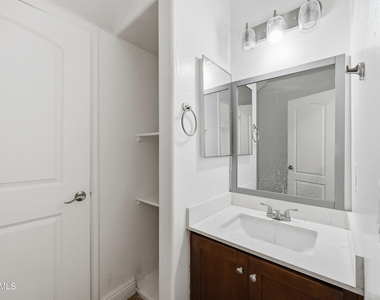 4608 W Maryland Avenue - Photo Thumbnail 9