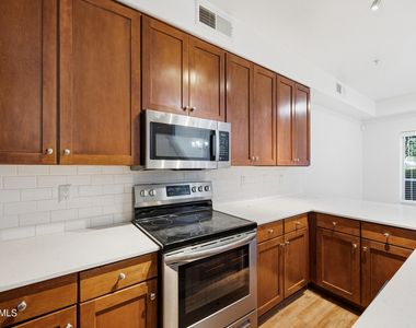 4608 W Maryland Avenue - Photo Thumbnail 6