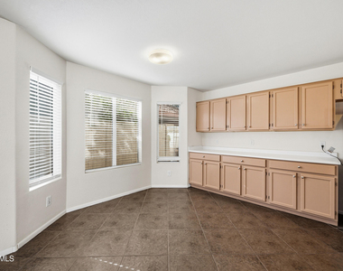 5011 W Kristal Way - Photo Thumbnail 10