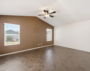 5011 W Kristal Way - Photo Thumbnail 4