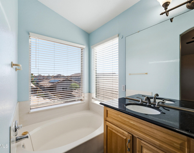 5011 W Kristal Way - Photo Thumbnail 15