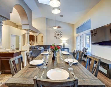 1676 E Glenhaven Drive - Photo Thumbnail 6