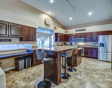 1676 E Glenhaven Drive - Photo Thumbnail 10