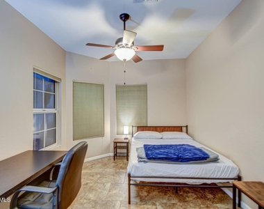 1676 E Glenhaven Drive - Photo Thumbnail 32