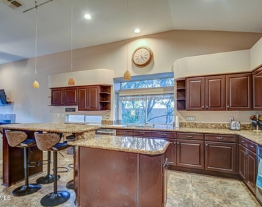 1676 E Glenhaven Drive - Photo Thumbnail 12