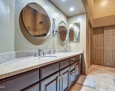 1676 E Glenhaven Drive - Photo Thumbnail 22