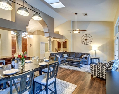 1676 E Glenhaven Drive - Photo Thumbnail 4