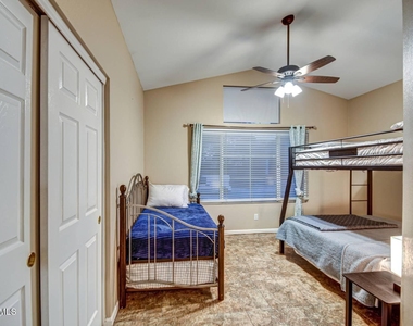 1676 E Glenhaven Drive - Photo Thumbnail 30