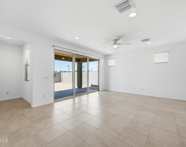 2158 S 242nd Lane - Photo Thumbnail 3