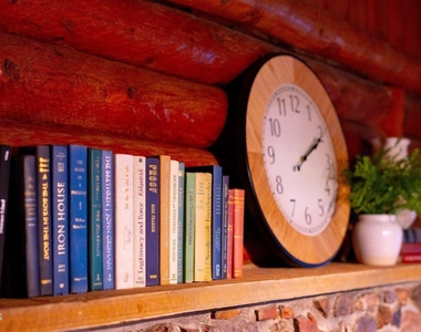 216 W Standage Drive - Photo Thumbnail 7