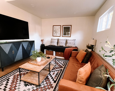 216 W Standage Drive - Photo Thumbnail 16