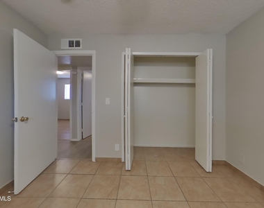 935 E 10th Drive - Photo Thumbnail 7