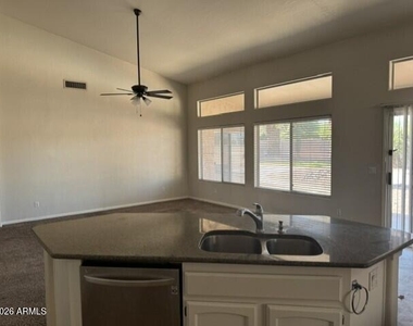 4622 E Desert Willow Road - Photo Thumbnail 4