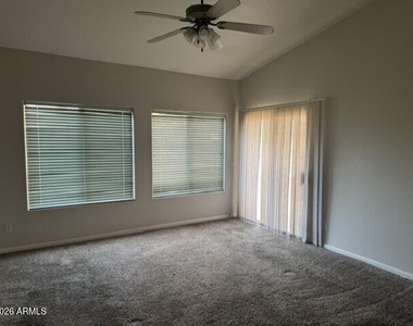 4622 E Desert Willow Road - Photo Thumbnail 6