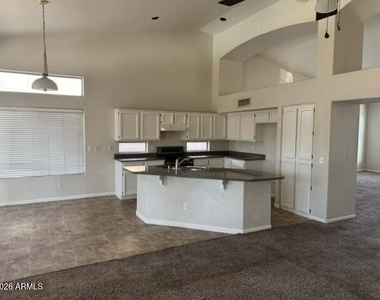 4622 E Desert Willow Road - Photo Thumbnail 3