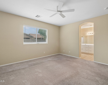9806 W Horse Thief Pass - Photo Thumbnail 17