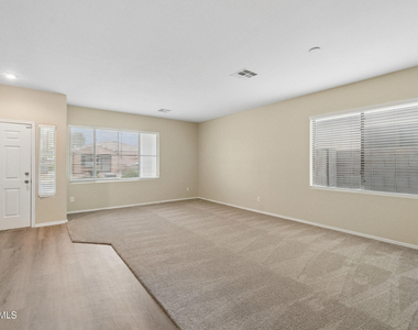 9806 W Horse Thief Pass - Photo Thumbnail 3
