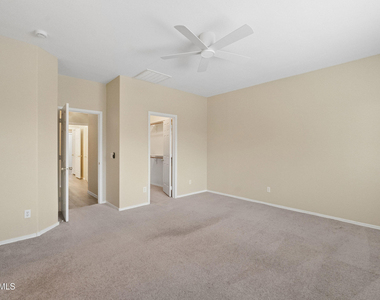 9806 W Horse Thief Pass - Photo Thumbnail 15