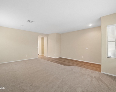 9806 W Horse Thief Pass - Photo Thumbnail 4