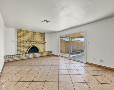 3824 N 86th Lane - Photo Thumbnail 3