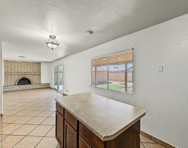 3824 N 86th Lane - Photo Thumbnail 8