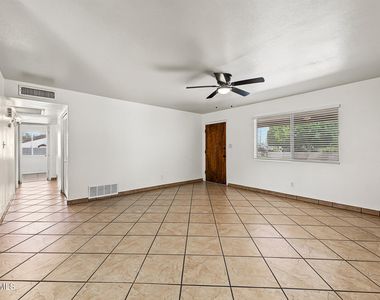 3824 N 86th Lane - Photo Thumbnail 2