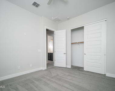 9752 W Rowel Road - Photo Thumbnail 24