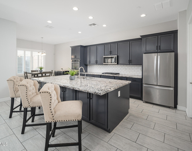 9752 W Rowel Road - Photo Thumbnail 10
