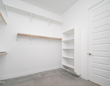 9752 W Rowel Road - Photo Thumbnail 19