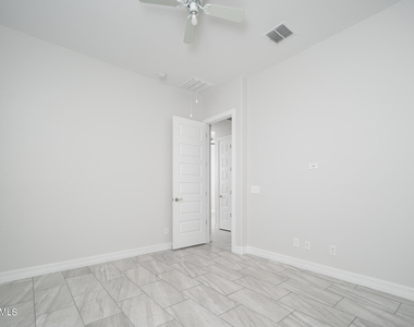9752 W Rowel Road - Photo Thumbnail 26