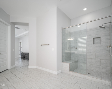 9752 W Rowel Road - Photo Thumbnail 18