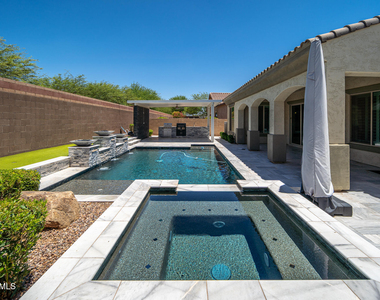 9752 W Rowel Road - Photo Thumbnail 37