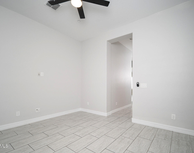 9752 W Rowel Road - Photo Thumbnail 22