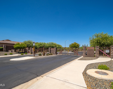 9752 W Rowel Road - Photo Thumbnail 1