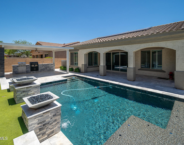 9752 W Rowel Road - Photo Thumbnail 38